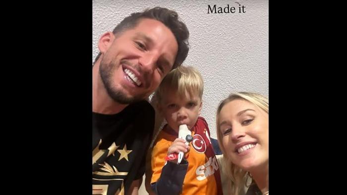 Mertens'in eşi Kat Kerkhofs dayanamadı kendini yolları attı! 24 Mertens'in eşi Kat Kerkhofs dayanamadı kendini yolları attı!- Diğer Haberler