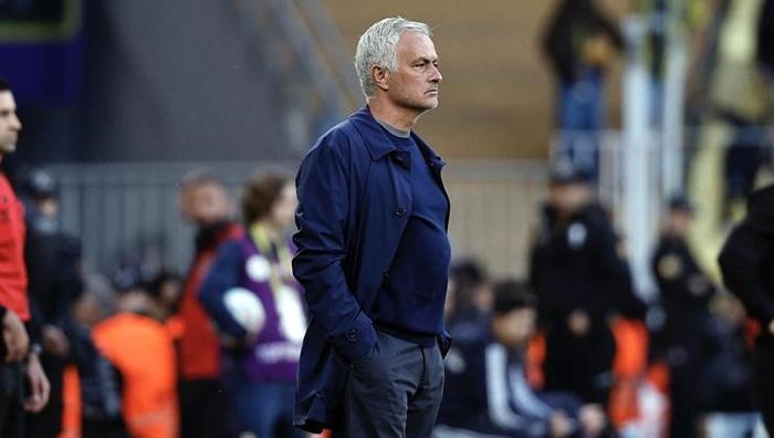 Mourinho, Muslera'nın penaltısını eleştirmişti: 2003'te aynısını yaptığı ortaya çıktı 21 Mourinho, Muslera'nın penaltısını eleştirmişti: 2003'te aynısını yaptığı ortaya çıktı- Futbol
