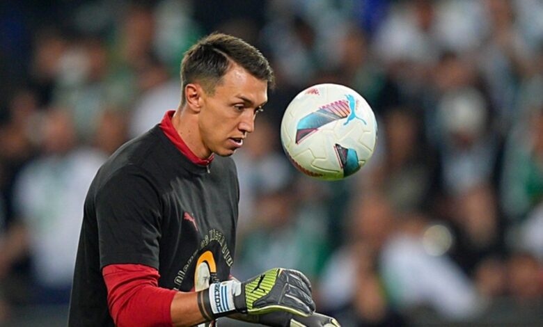 Muslera Galatasaray'a veda mı ediyor? Penarol Başkanı açıkladı 19 Muslera Galatasaray'a veda mı ediyor? Penarol Başkanı açıkladı- Futbol