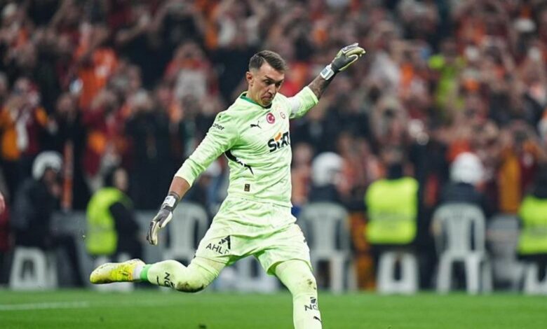 Muslera ve Mertens'in durumu 11 Muslera ve Mertens'in durumu- Futbol