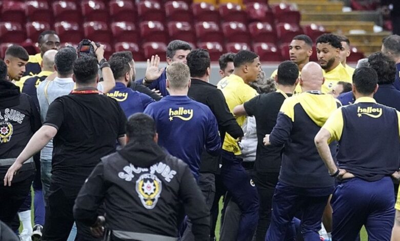 Olaylı Galatasaray - Fenerbahçe derbisine ilişkin davada Oosterwolde hakkında zorla getirme kararı- Futbol