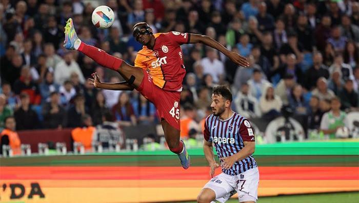 Osimhen'dan Trabzonspor galibiyeti sonrası flaş paylaşım: Gece yarısı bombayı patlattı- Futbol