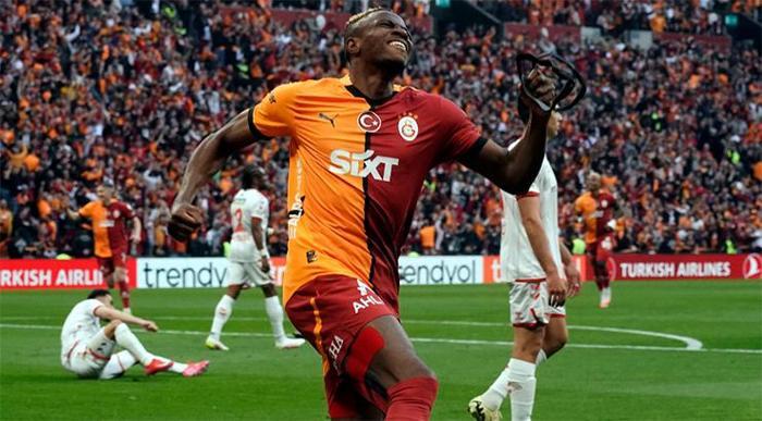 Osimhen'i beklerken Galatasaray'dan sürpriz transfer atağı! Yeni isim ortaya çıktı 22 Osimhen'i beklerken Galatasaray'dan sürpriz transfer atağı! Yeni isim ortaya çıktı- Futbol