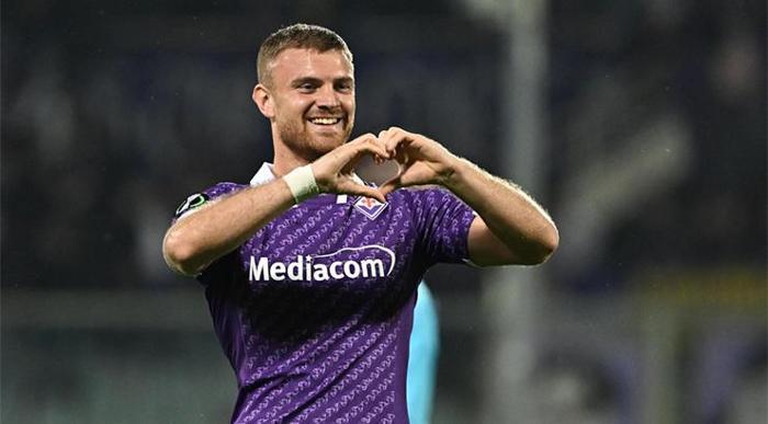 Osimhen'i beklerken Galatasaray'dan sürpriz transfer atağı! Yeni isim ortaya çıktı 24 Osimhen'i beklerken Galatasaray'dan sürpriz transfer atağı! Yeni isim ortaya çıktı- Futbol