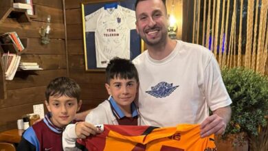 Osimhen'in Trabzonsporlu taraftara verdiği forma koleksiyonere gitti- Futbol