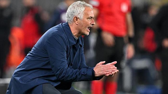 ÖZEL | Fenerbahçe'den gündemi sallayan Jose Mourinho kararı! Kamp yeri belirlendi, gerçek ortaya çıktı... 22 ÖZEL | Fenerbahçe'den gündemi sallayan Jose Mourinho kararı! Kamp yeri belirlendi, gerçek ortaya çıktı...- Futbol
