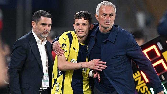 ÖZEL | Fenerbahçe'den gündemi sallayan Jose Mourinho kararı! Kamp yeri belirlendi, gerçek ortaya çıktı... 23 ÖZEL | Fenerbahçe'den gündemi sallayan Jose Mourinho kararı! Kamp yeri belirlendi, gerçek ortaya çıktı...- Futbol