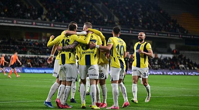(ÖZET) FENERBAHÇE 3 PUANI 4 GOLLE ALDI! Başakşehir - Fenerbahçe maçı sonucu: 1-4 22 (ÖZET) FENERBAHÇE 3 PUANI 4 GOLLE ALDI! Başakşehir - Fenerbahçe maçı sonucu: 1-4- Futbol