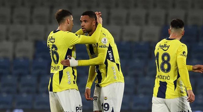 (ÖZET) FENERBAHÇE 3 PUANI 4 GOLLE ALDI! Başakşehir - Fenerbahçe maçı sonucu: 1-4 23 (ÖZET) FENERBAHÇE 3 PUANI 4 GOLLE ALDI! Başakşehir - Fenerbahçe maçı sonucu: 1-4- Futbol