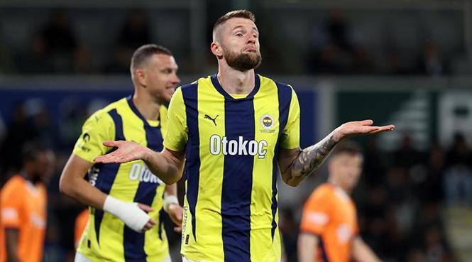 (ÖZET) FENERBAHÇE 3 PUANI 4 GOLLE ALDI! Başakşehir - Fenerbahçe maçı sonucu: 1-4 24 (ÖZET) FENERBAHÇE 3 PUANI 4 GOLLE ALDI! Başakşehir - Fenerbahçe maçı sonucu: 1-4- Futbol