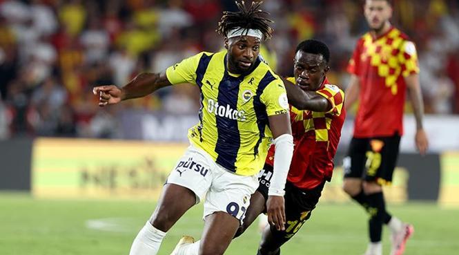 (ÖZET) FENERBAHÇE 3 PUANI 4 GOLLE ALDI! Başakşehir - Fenerbahçe maçı sonucu: 1-4 30 (ÖZET) FENERBAHÇE 3 PUANI 4 GOLLE ALDI! Başakşehir - Fenerbahçe maçı sonucu: 1-4- Futbol