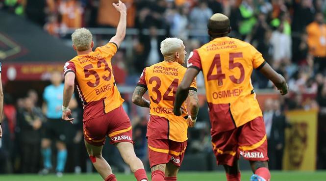 (ÖZET) Galatasaray - Kayserispor maç sonucu: 3-0 | Süper Lig'de şampiyon Galatasaray! 32 (ÖZET) Galatasaray - Kayserispor maç sonucu: 3-0 | Süper Lig'de şampiyon Galatasaray!- Futbol