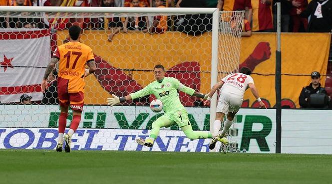 (ÖZET) Galatasaray - Kayserispor maç sonucu: 3-0 | Süper Lig'de şampiyon Galatasaray! 37 (ÖZET) Galatasaray - Kayserispor maç sonucu: 3-0 | Süper Lig'de şampiyon Galatasaray!- Futbol