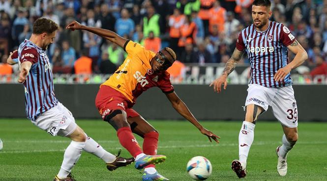 (ÖZET) Trabzonspor - Galatasaray maç sonucu: 0-2 | Şampiyonluk yolunda hata yok! 36 (ÖZET) Trabzonspor - Galatasaray maç sonucu: 0-2 | Şampiyonluk yolunda hata yok!- Futbol