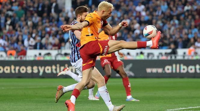(ÖZET) Trabzonspor - Galatasaray maç sonucu: 0-2 | Şampiyonluk yolunda hata yok! 37 (ÖZET) Trabzonspor - Galatasaray maç sonucu: 0-2 | Şampiyonluk yolunda hata yok!- Futbol