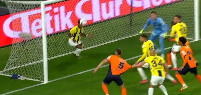 RAMS Başakşehir Fenerbahçe maçında penaltı kazandı! İşte o pozisyon- Fenerbahçe