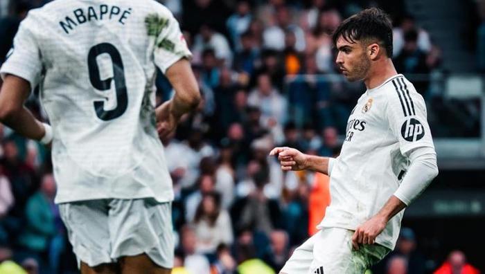 Real Madrid'de Mallorca maçı öncesi pedofili vakası: Yıldız oyuncu açıklama yaptı 27 Real Madrid'de Mallorca maçı öncesi pedofili vakası: Yıldız oyuncu açıklama yaptı- Futbol
