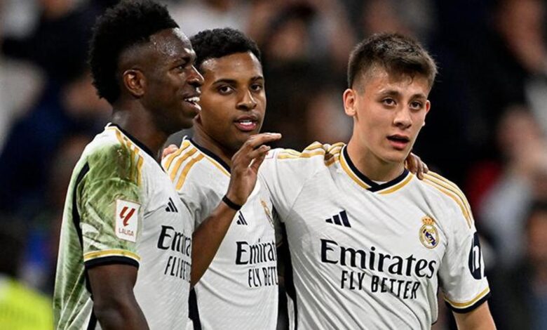 Real Madrid'den son karar: Takımda kimse Vinicius Jr'ın yakınından bile geçemeyecek 13 Real Madrid'den son karar: Takımda kimse Vinicius Jr'ın yakınından bile geçemeyecek- Futbol