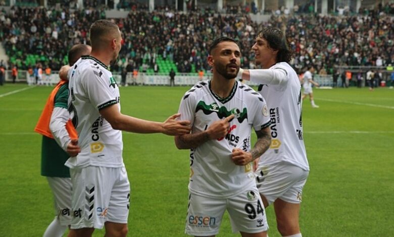 Sakaryaspor işi şansa bırakmadı 11 Sakaryaspor işi şansa bırakmadı- Futbol
