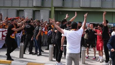 Şampiyon Galatasaray'a İzmir'de coşkulu karşılama!- Futbol