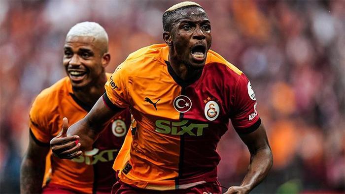 Şampiyonluk sonrası Osimhen'den geleceğina dair açıklama 'Bu takıma aşığım ama...' 25 Şampiyonluk sonrası Osimhen'den geleceğina dair açıklama 'Bu takıma aşığım ama...'- Futbol
