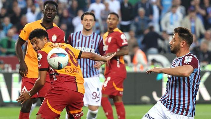 'Sezonun en çok kritik hata yapılan maçı' 36. haftanın hakem raporu: İnanılmaz hatalara imza attı 29 'Sezonun en çok kritik hata yapılan maçı' 36. haftanın hakem raporu: İnanılmaz hatalara imza attı- Futbol