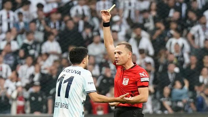 'Sezonun en çok kritik hata yapılan maçı' 36. haftanın hakem raporu: İnanılmaz hatalara imza attı 27 'Sezonun en çok kritik hata yapılan maçı' 36. haftanın hakem raporu: İnanılmaz hatalara imza attı- Futbol