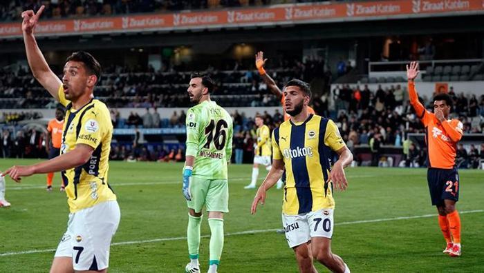 'Sezonun en çok kritik hata yapılan maçı' 36. haftanın hakem raporu: İnanılmaz hatalara imza attı 31 'Sezonun en çok kritik hata yapılan maçı' 36. haftanın hakem raporu: İnanılmaz hatalara imza attı- Futbol