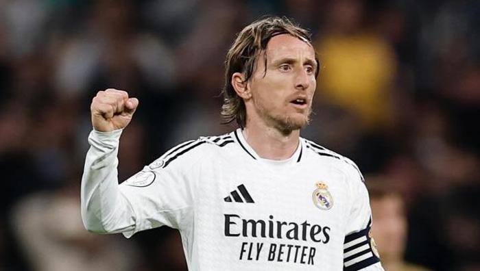 Süper Lig'i sallayacak bomba transfer: Luka Modric ile görüşmeler başladı! 21 Süper Lig'i sallayacak bomba transfer: Luka Modric ile görüşmeler başladı!- Futbol
