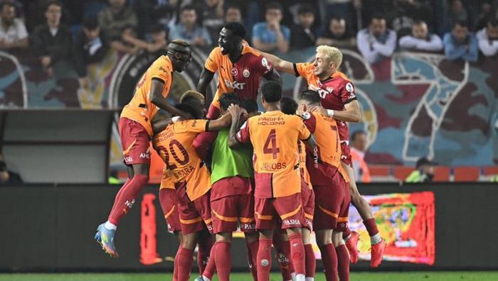 'Takım arkadaşlarımı zan altında bırakmak istemem' Lemina'dan Osimhen açıklaması: Galatasaray bunu ondan isteyecektir 20 'Takım arkadaşlarımı zan altında bırakmak istemem' Lemina'dan Osimhen açıklaması: Galatasaray bunu ondan isteyecektir- Futbol