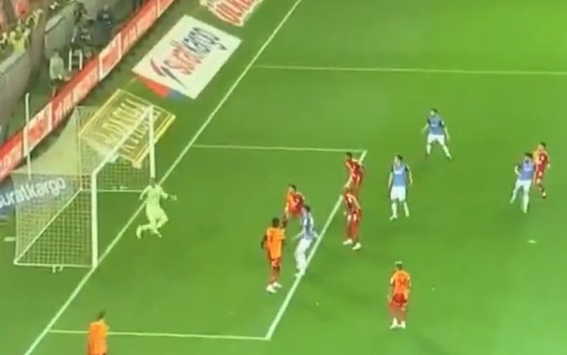 Trabzonspor derbide direğe takıldı! İşte o pozisyon- Trabzonspor