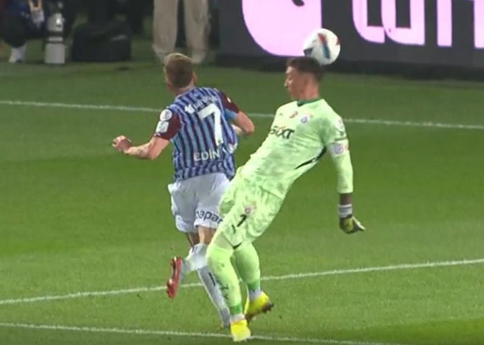 Trabzonspor-Galatasaray derbisinde çok konuşulacak pozisyon!- Futbol