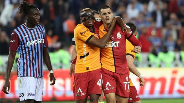 Trabzonspor - Galatasaray maçını spor yazarları değerlendirdi: Galatasaraylı yıldıza övgü: Tam bir cevher | Galatasaray yüzyılı | Buruk'a çok haksızlık yaptık 46 Trabzonspor - Galatasaray maçını spor yazarları değerlendirdi: Galatasaraylı yıldıza övgü: Tam bir cevher | Galatasaray yüzyılı | Buruk'a çok haksızlık yaptık- Futbol
