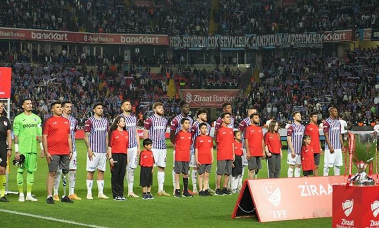 Trabzonspor'da 4 sakatlık şoku birden! Açıklama geldi... 11 Trabzonspor'da 4 sakatlık şoku birden! Açıklama geldi...- Beşiktaş