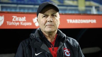 Trabzonspor'un eski teknik direktörü Sadi Tekelioğlu'nun annesi toprağa verildi- Futbol
