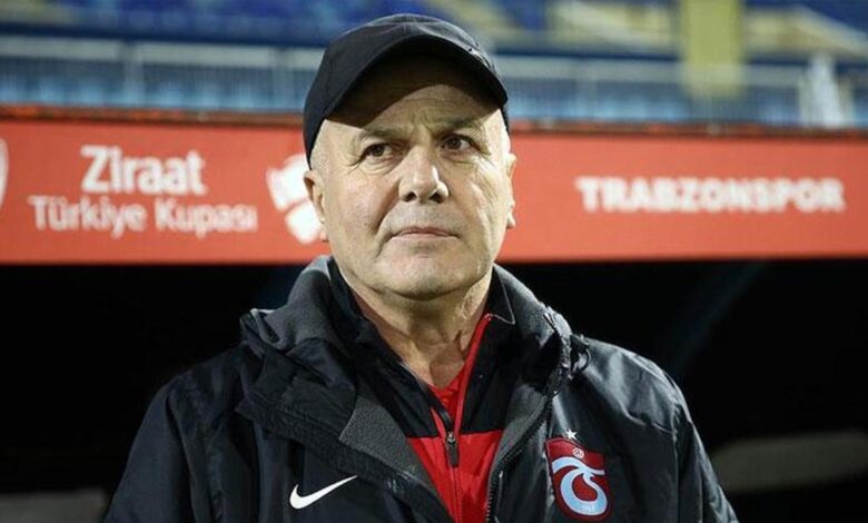 Trabzonspor'un eski teknik direktörü Sadi Tekelioğlu'nun annesi toprağa verildi 11 Trabzonspor'un eski teknik direktörü Sadi Tekelioğlu'nun annesi toprağa verildi- Futbol