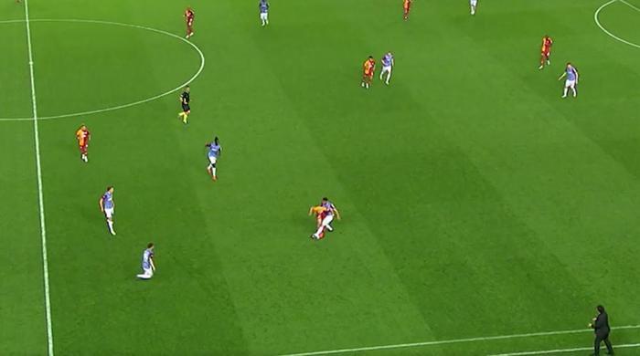 Trio'da Trabzonspor - Galatasaray maçının tartışmalı kararlarını değerlendirildi: Maça damga vuran Muslera - Visca pozisyonu! 45 Trio'da Trabzonspor - Galatasaray maçının tartışmalı kararlarını değerlendirildi: Maça damga vuran Muslera - Visca pozisyonu!- Futbol