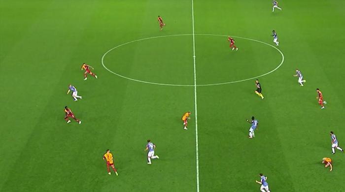Trio'da Trabzonspor - Galatasaray maçının tartışmalı kararlarını değerlendirildi: Maça damga vuran Muslera - Visca pozisyonu! 60 Trio'da Trabzonspor - Galatasaray maçının tartışmalı kararlarını değerlendirildi: Maça damga vuran Muslera - Visca pozisyonu!- Futbol