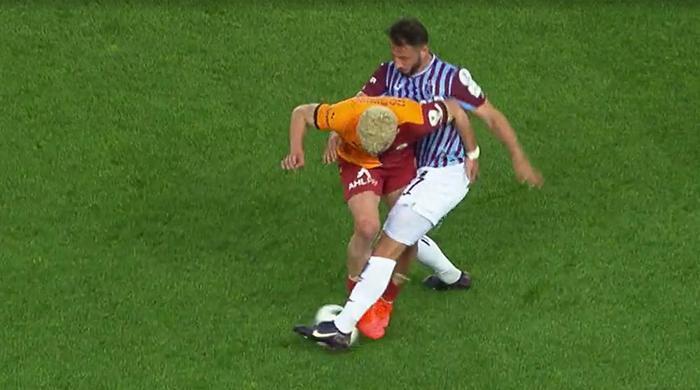 Trio'da Trabzonspor - Galatasaray maçının tartışmalı kararlarını değerlendirildi: Maça damga vuran Muslera - Visca pozisyonu! 46 Trio'da Trabzonspor - Galatasaray maçının tartışmalı kararlarını değerlendirildi: Maça damga vuran Muslera - Visca pozisyonu!- Futbol