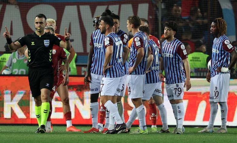 Trio'da Trabzonspor - Galatasaray maçının tartışmalı kararlarını değerlendirildi: Maça damga vuran Muslera - Visca pozisyonu! 41 Trio'da Trabzonspor - Galatasaray maçının tartışmalı kararlarını değerlendirildi: Maça damga vuran Muslera - Visca pozisyonu!- Futbol