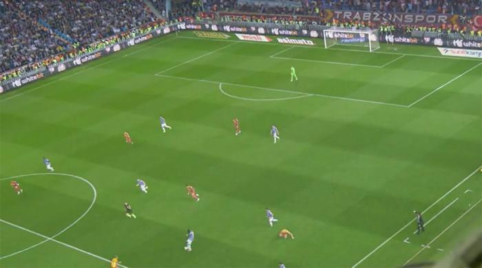 Trio'da Trabzonspor - Galatasaray maçının tartışmalı kararlarını değerlendirildi: Maça damga vuran Muslera - Visca pozisyonu! 57 Trio'da Trabzonspor - Galatasaray maçının tartışmalı kararlarını değerlendirildi: Maça damga vuran Muslera - Visca pozisyonu!- Futbol