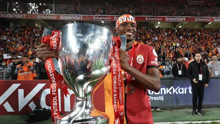 Türkiye Kupası'nda şampiyon olan Galatasaray'a çılgın prim! Çifte kupada kesenin ağzı açıldı 22 Türkiye Kupası'nda şampiyon olan Galatasaray'a çılgın prim! Çifte kupada kesenin ağzı açıldı- Futbol