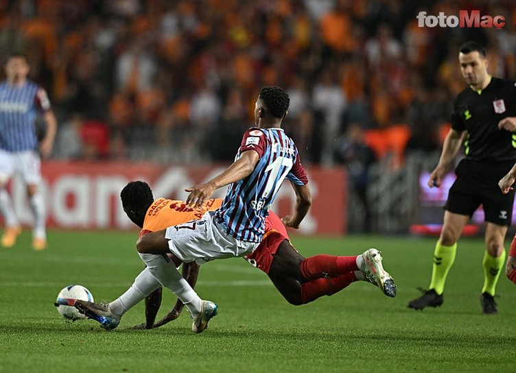 Usta yazardan Galatasaray'a övgü dolu sözler: "Futbolda altın yıllarını yaşıyor!"- Futbol