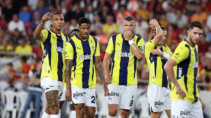 Ve Fenerbahçe'de ilk ayrılık kesinleşti! Yıldız futbolcu veda ediyor... 18 Ve Fenerbahçe'de ilk ayrılık kesinleşti! Yıldız futbolcu veda ediyor...- Futbol