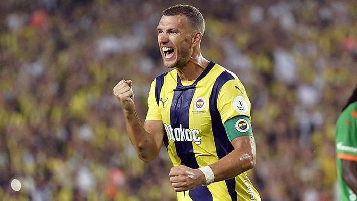 Ve Fenerbahçe'de ilk ayrılık kesinleşti! Yıldız futbolcu veda ediyor... 20 Ve Fenerbahçe'de ilk ayrılık kesinleşti! Yıldız futbolcu veda ediyor...- Futbol
