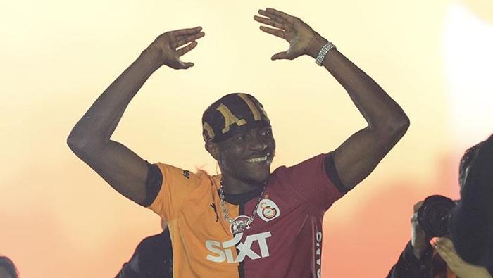 Victor Osimhen transferi için son dakika gelişmesi! 'Başkanla görüştü, imzaya hazır' 17 Victor Osimhen transferi için son dakika gelişmesi! 'Başkanla görüştü, imzaya hazır'- Futbol