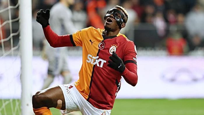 Victor Osimhen transferinde sıcak gelişme! Formasını siteye yükleyip kaldırdılar...- Futbol
