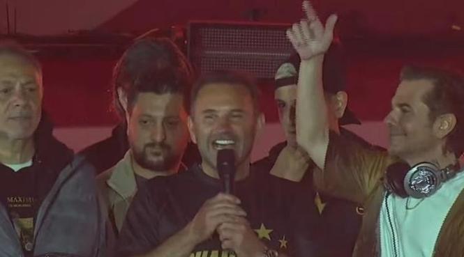 Yenikapı'da Galatasaray kupasına kavuştu! 25. şampiyonluk coşkuyla kutlandı 28 Yenikapı'da Galatasaray kupasına kavuştu! 25. şampiyonluk coşkuyla kutlandı- Futbol