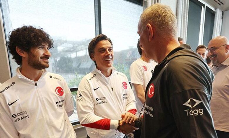 A Milli Takım'da geleneksel bayramlaşma töreni yapıldı 11 A Milli Takım'da geleneksel bayramlaşma töreni yapıldı- Futbol