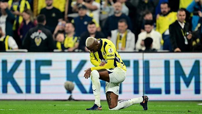 Anderson Talisca'dan gece yarısı olay yaratan paylaşım! 'Saygısızlık seviyesi etkileyici...' 21 Anderson Talisca'dan gece yarısı olay yaratan paylaşım! 'Saygısızlık seviyesi etkileyici...'- Futbol